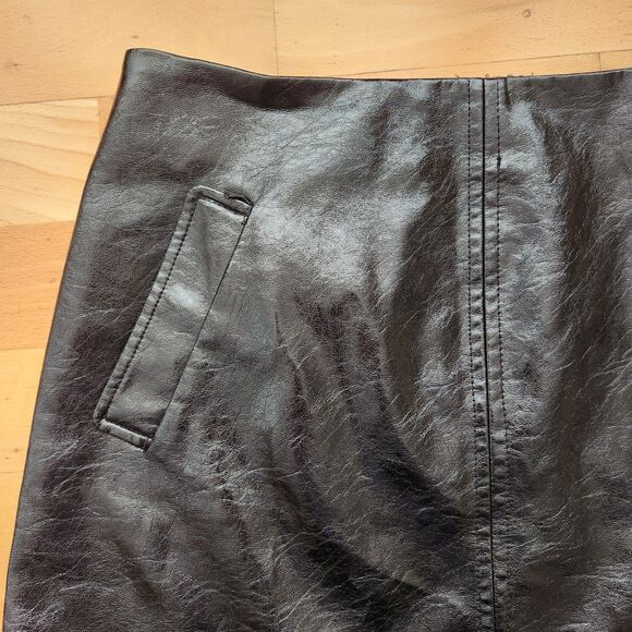 Kendall + Kylie Faux Leather Mini Skirt, Black, Size Medium - Picture 2 of 7